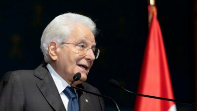 Copertina di “Il Pd prende tempo, ma si illude: errato sperare nell’aiutino di papà Mattarella o di mamma Consulta”
