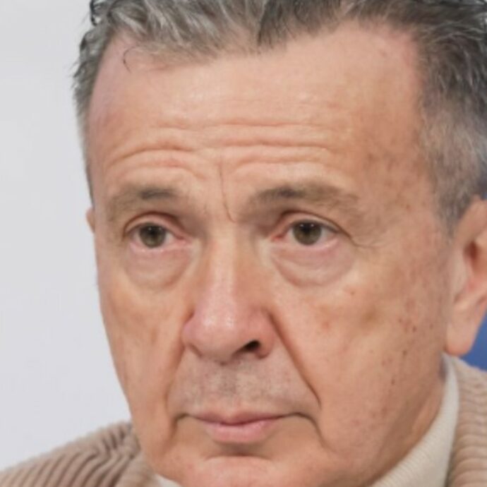 “Nella vita la differenza la fa sempre la fortuna. Paolo Belli, per esempio, è stato molto sfortunato ed io, che mi ritengo un suo fraterno amico, mi permetto di dargli un consiglio…”: le parole di Pupo per il collega