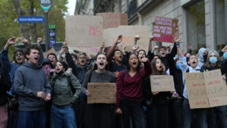 Copertina di Proteste in Francia, il premier Lecornu: “La rabbia degli studenti non nasce dal nulla, dobbiamo ascoltarli”
