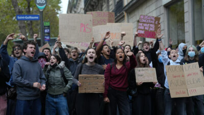 Copertina di Proteste in Francia, il premier Lecornu: “La rabbia degli studenti non nasce dal nulla, dobbiamo ascoltarli”