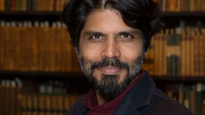 Copertina di Pankaj Mishra: “Dopo Gaza il nostro mondo è diventato una giungla dove vince il più forte. Usa e Ue hanno tradito le promesse democratiche e liberali”