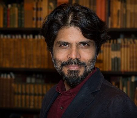 Pankaj Mishra: “Dopo Gaza il nostro mondo è diventato una giungla dove vince il più forte. Usa e Ue hanno tradito le promesse democratiche e liberali”