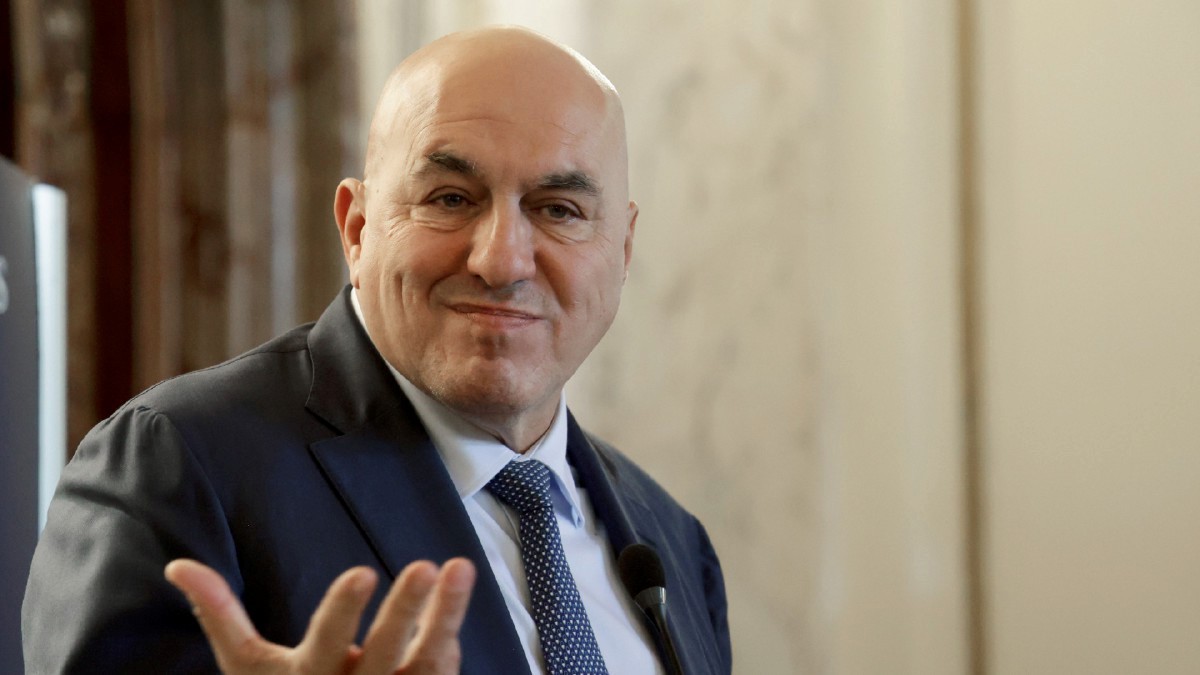 Crosetto su Starlink: "Progetto da 1,5 miliardi mai ripreso". Musk attacca Zelensky