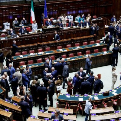 Copertina di Melonellum, riecco le vedette FdI anti-Lega. La Camera: “Si può fare”