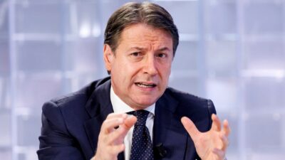 Copertina di I nemici dei gazebo. Fratoianni e Bonelli a pranzo con Conte