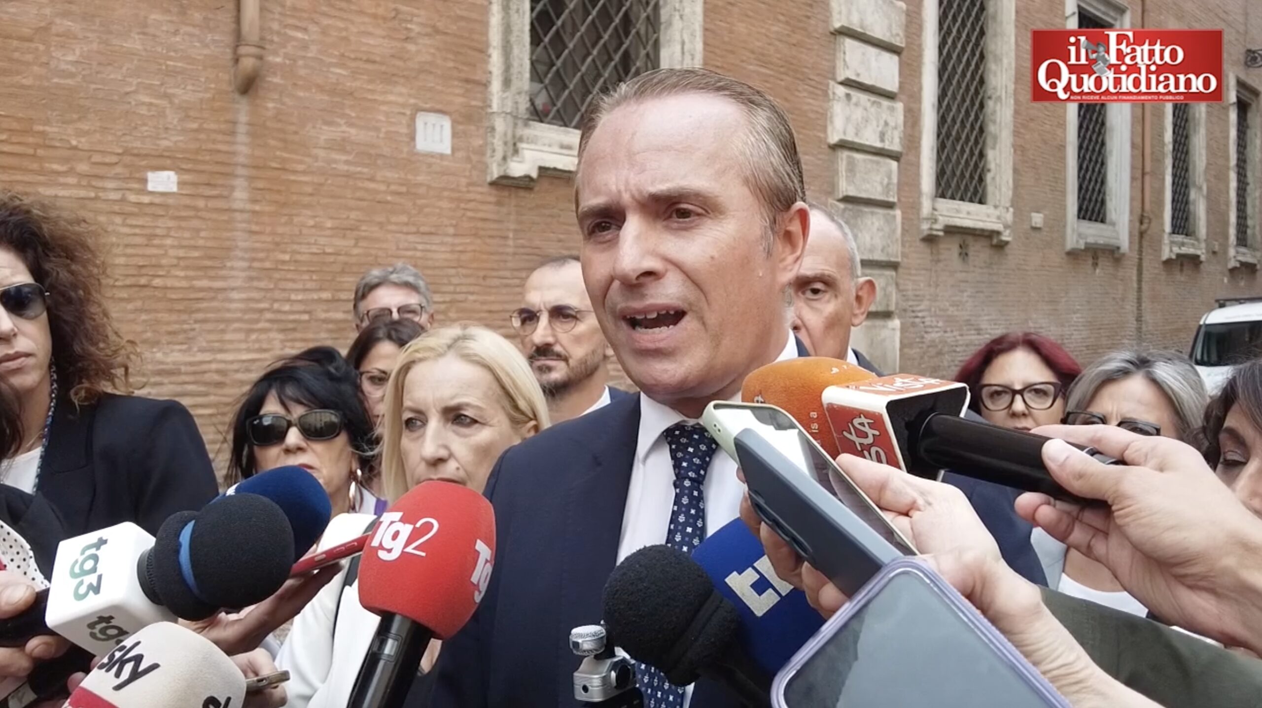 la denuncia dei parlamentari del m5s minacciati dalla senatrice santanch233 la russa intervenga da Ilfattoquotidiano.it la denuncia dei parlamentari del m5s minacciati dalla senatrice santanch233 la russa intervenga