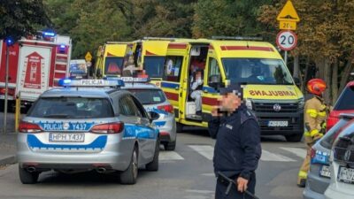 Copertina di Polonia, attacco con coltello in una scuola: 7 feriti, sospettato un 19enne. Rissa in un liceo a Istanbul: fermato uno studente di 16 anni