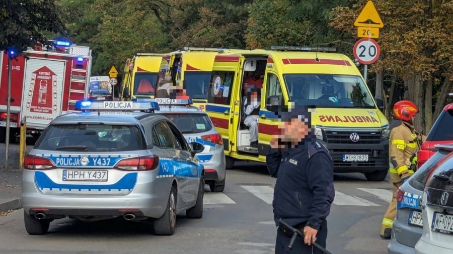 polonia attacco con coltello in una scuola 7 feriti sospettato un 19enne rissa in un liceo a istanbul fermato uno studente di 16 anni da Ilfattoquotidiano.it polonia attacco con coltello in una scuola 7 feriti sospettato un 19enne rissa in un liceo a istanbul fermato uno studente di 16 anni