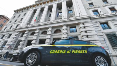 Copertina di Spariti 78 milioni degli stipendi  dei dipendenti