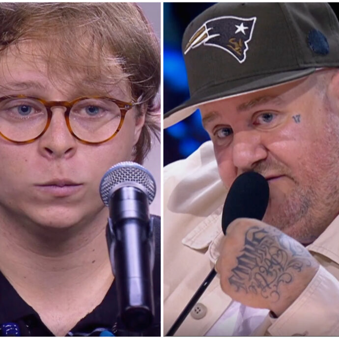 “Prima gli diciamo che canta bene e ora ‘no sei una mer*da però vedo nei tuoi occhi che sei uno misterioso'”: Jake La Furia sbotta a X Factor 2026. Paola Iezzi risponde: “Non si fa così”