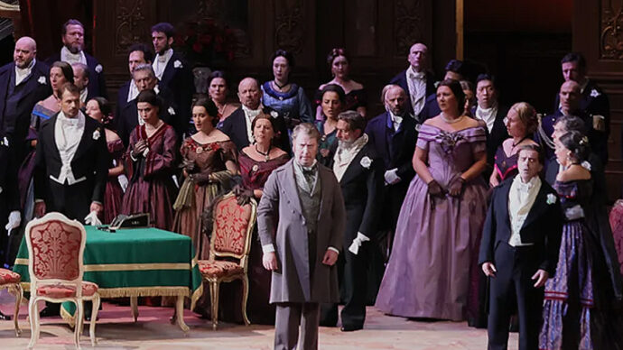 Alla Scala la Traviata con la regia di Liliana Cavani: un allestimento tradizionale che non rinuncia all’opulenza