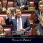 Copertina di Conte mostra in Aula le foto di Colosimo (FdI) con Ciavardini e di Delmastro con Caroccia – Video