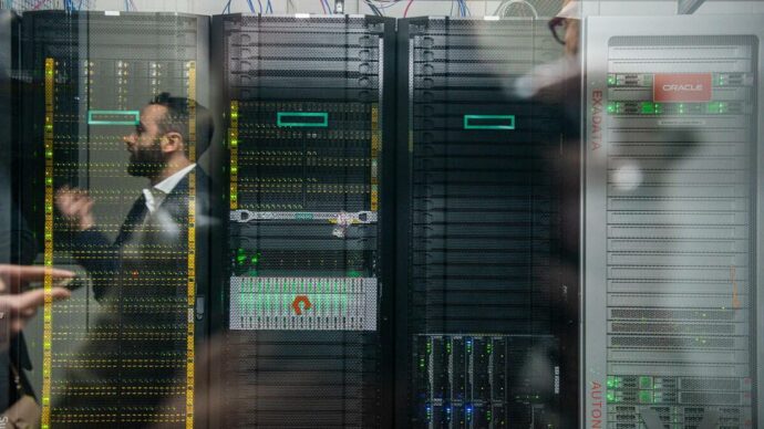 Fondi di investimento Usa e colossi tech: ecco chi sono i padroni dei nostri data center e quanto è a rischio la sovranità nazionale