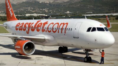 Copertina di EasyJet, il voto per il contratto sulla piattaforma del sindacalista