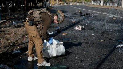 Copertina di Kiev: “Ora i negoziati con Usa”  A Mosca torna “Armageddon”