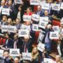 Copertina di Approvata la nuova legge truffa.  Già pronti i ricorsi alla Consulta