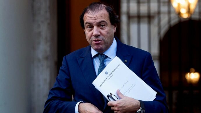 L’Ue chiude all’Italia sulla flessibilità. E il governo ora guarda alle banche