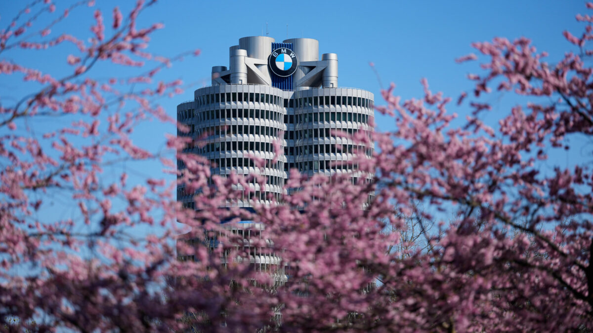 bmw ritira l8217offerta di leasing per il presidente del parlamento in sassonia anhalt dopo la vittoria di afd da Ilfattoquotidiano.it bmw ritira l8217offerta di leasing per il presidente del parlamento in sassonia anhalt dopo la vittoria di afd