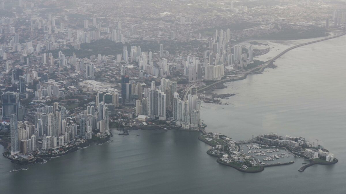 due forti scosse di terremoto a panama di magnitudo 76 e 60 persone in strada e palazzi danneggiati allerta tsunami da Ilfattoquotidiano.it due forti scosse di terremoto a panama di magnitudo 76 e 60 persone in strada e palazzi danneggiati allerta tsunami