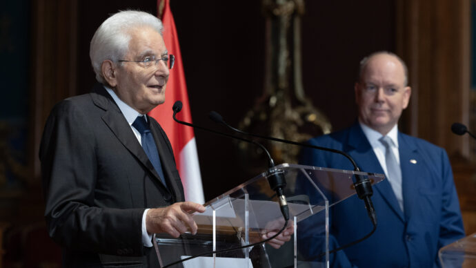 Legge elettorale, Mattarella ha promulgato il Melonellum. Le opposizioni ora preparano la battaglia alla Consulta: “Una truffa, sfregia la Costituzione”