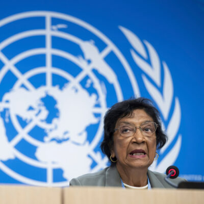 Copertina di Nobel per la pace a Navi Pillay, Usa annunciano sanzioni contro la Corte penale internazionale. Italia e altri 7 paesi: "Incrollabile sostegno ai giudici"