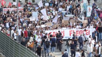 Abitanti e sindaci dei Campi Flegrei in corteo a Roma: "È un problema nazionale"