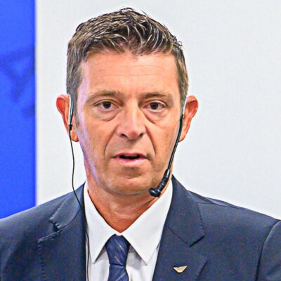 Copertina di Rocchi si dimette dall’AIA per andare in tv a Dazn, poi ci ripensa. L’associazione però lo scarica: “Troppo tardi”