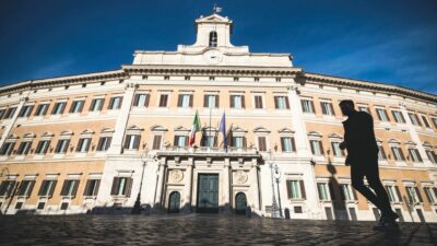 Copertina di Salta l’adeguamento all’inflazione dei vitalizi Ex eletti in rivolta: “Illegittimo, ricorsi pronti”
