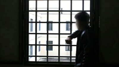 Copertina di “La segregazione dei minori è illegale, si dimetta il direttore del carcere di Malta”, l’avvocato del 15enne detenuto: “Inadatto”