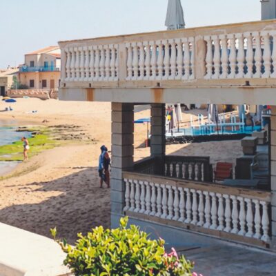 Copertina di Doveva mezzo milione all’Erario, ne pagherà 57 mila: così l’uomo FdI in Sicilia salva la casa sulla spiaggia di Montalbano