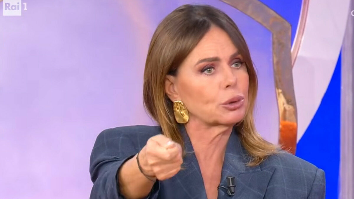 “Io lo chiamo col suo nome. Era un cancro, ed era maligno, al rene. Quando me l’hanno detto ho pensato: ‘A me? No, succede agli altri’… Ne parlo perché la prevenzione deve essere gratuita per tutti”: così Paola Perego