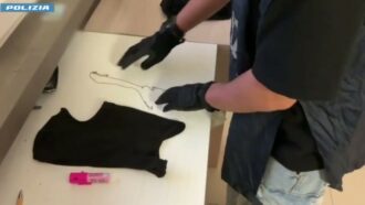 Copertina di Aggressioni e rapine alla fermata della metro Ca’ Granda: arrestati due ragazzini