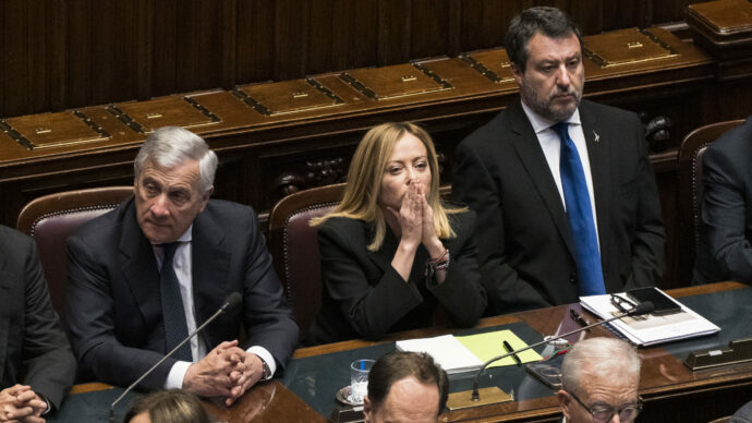 Milano, la Lega chiede le primarie per il sindaco. FI provoca: “Possono correre da soli”. E Meloni irritata chiama Tajani