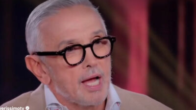 Copertina di “La nostra auto è stata travolta da due ubriachi che hanno tirato dritto a un semaforo rosso. Ci siamo ribaltati e schiantati. Ho capito due cose: ero ancora vivo e siamo davvero appesi a un filo”: il racconto di Bruno Barbieri