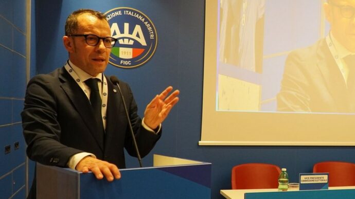 Arbitri, si cambia ancora (4 volte nell’ultimo lustro): il nuovo presidente è Massini, ma l’associazione resta spaccata a metà