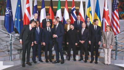 Copertina di “Sostegno a Kiev”, ma l’Ue tace sul cambio di leader