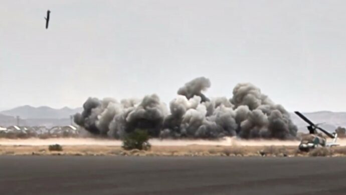 Media Yemen: “I caccia sauditi hanno attaccato l’aeroporto di Sanàa”. Udita esplosione in centro a Riad