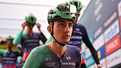 Copertina di Seixas entra nella storia del Giro di Lombardia e dopo 15 ore torna in bici al Roc d’Azur: “Volevo divertirmi, non volevo essere d’intralcio”