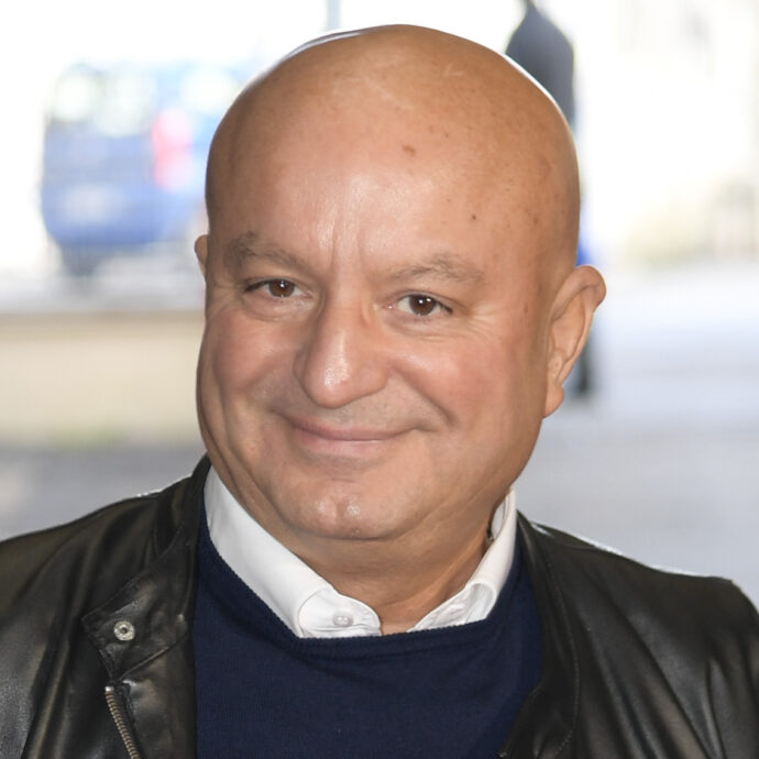 “Quando mio figlio autistico vede me sbrodola amore da ogni poro. Mi guarda, mi fissa e mi abbraccia. Mi sono unito civilmente con la mia compagna per garantirgli una sicurezza”: così Maurizio Ferrini