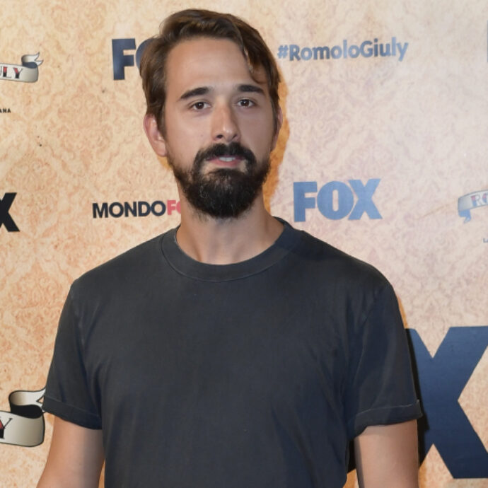 “Si è aggravato all’improvviso, condizioni critiche”: Davide Iacopini operato di nuovo alla testa dopo l’aggressione in monopattino. La Procura indaga su sette agguati e una minicar rubata