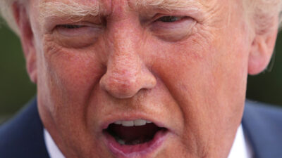 Copertina di Trump di nuovo all’assalto ai media: il Dipartimento di Giustizia mette sotto inchiesta 5 tv