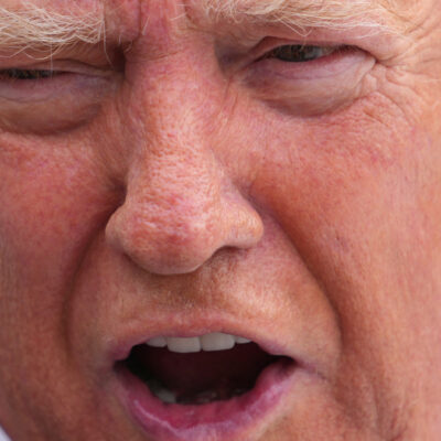 Copertina di Trump di nuovo all’assalto ai media: il Dipartimento di Giustizia mette sotto inchiesta 5 tv