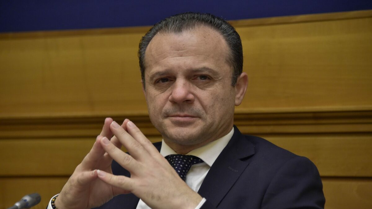 cateno de luca ufficializza l8217accordo con meloni nasce la componente di scn alla camera con 2 deputati in prestito ci mandiamo messaggi da mesi 232 eroica da Ilfattoquotidiano.it cateno de luca ufficializza l8217accordo con meloni nasce la componente di scn alla camera con 2 deputati in prestito ci mandiamo messaggi da mesi 232 eroica