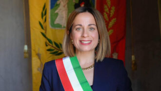 Copertina di “No al neomelodico che si vanta di avere cantato per i boss”: la sindaca di Termini Imerese non autorizza la festa di quartiere