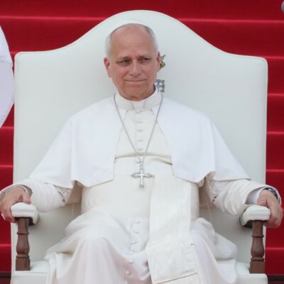 Copertina di Papa Leone si ricovera martedì al Gemelli per l’asportazione del nodulo al polmone