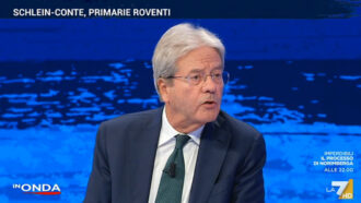 Copertina di “Armi all’Ucraina? L’Italia non può tirarsi indietro. Andare contro l’Ue? Telefonare a Orbán e chiedere come gli è andata”. L’avvertimento di Gentiloni a In Onda