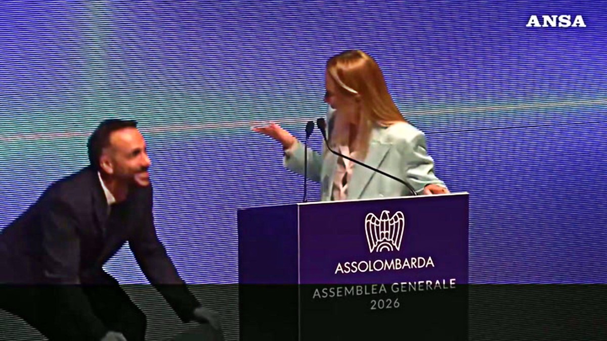 la gaffe di meloni sulla sua altezza penso mi abbiate sottovalutato non sono un nano 8211 video da Ilfattoquotidiano.it la gaffe di meloni sulla sua altezza penso mi abbiate sottovalutato non sono un nano 8211 video