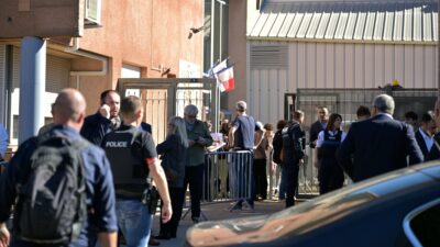 Copertina di Francia, preside e insegnante feriti da colpi di fucile: fermato uno studente 14enne