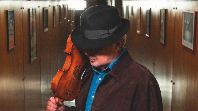 “Il mio addio a Stratos, il violino di Greg Lake e il vaffa da Ornella…”