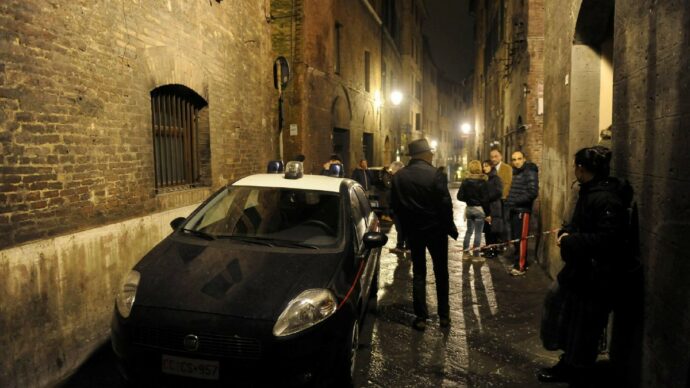 L’‘uomo nel vicolo’ attese la morte del manager Mps